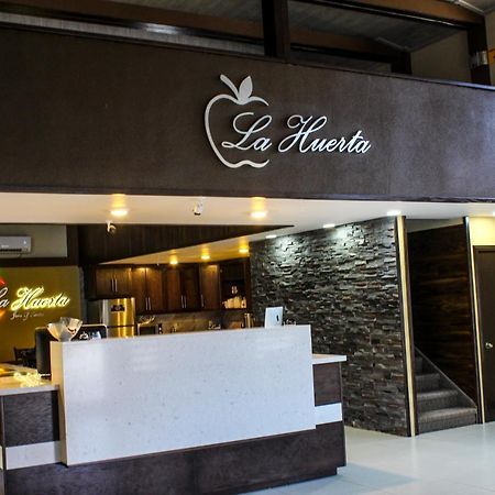 La Huerta Inn & Suites Ciudad Cuauhtemoc  Bagian luar foto