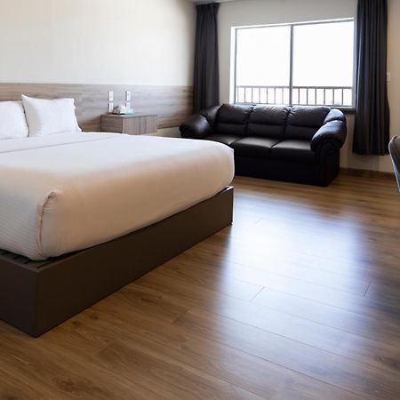 La Huerta Inn & Suites Ciudad Cuauhtemoc  Bagian luar foto