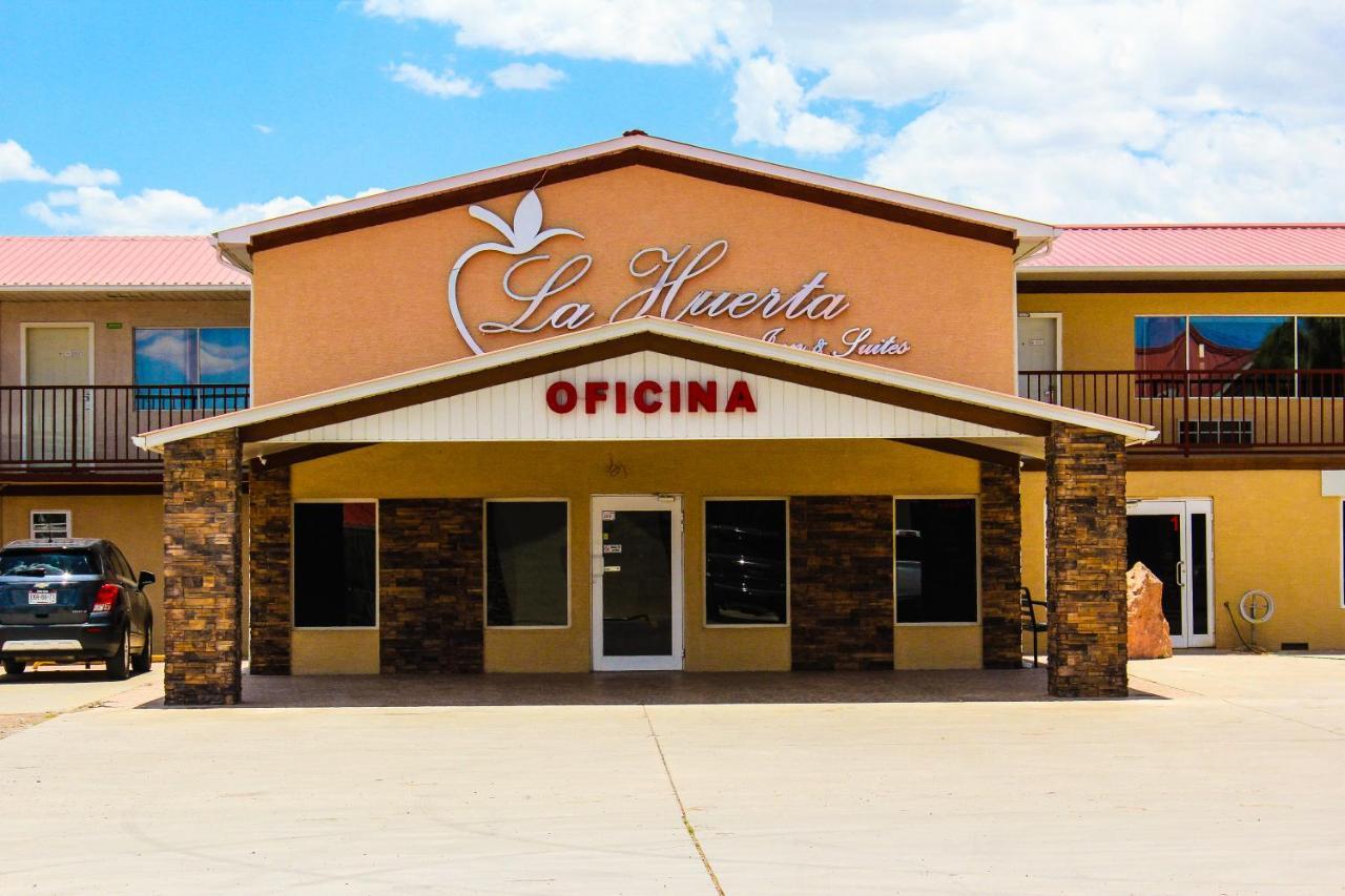 La Huerta Inn & Suites Ciudad Cuauhtemoc  Bagian luar foto