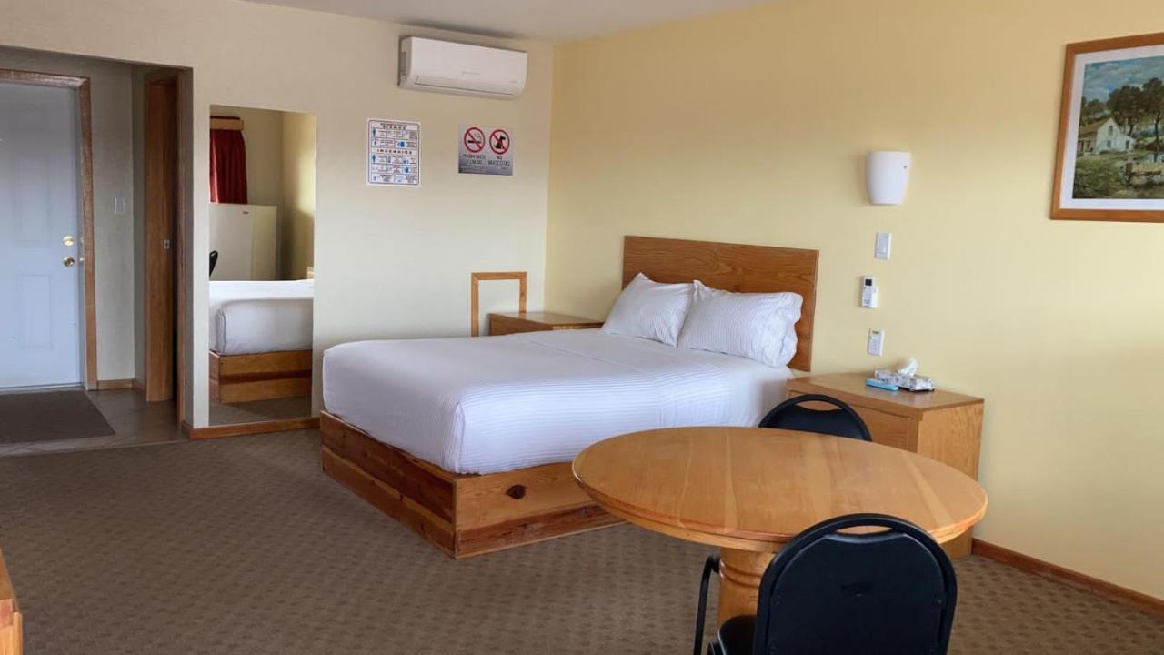La Huerta Inn & Suites Ciudad Cuauhtemoc  Ruang foto