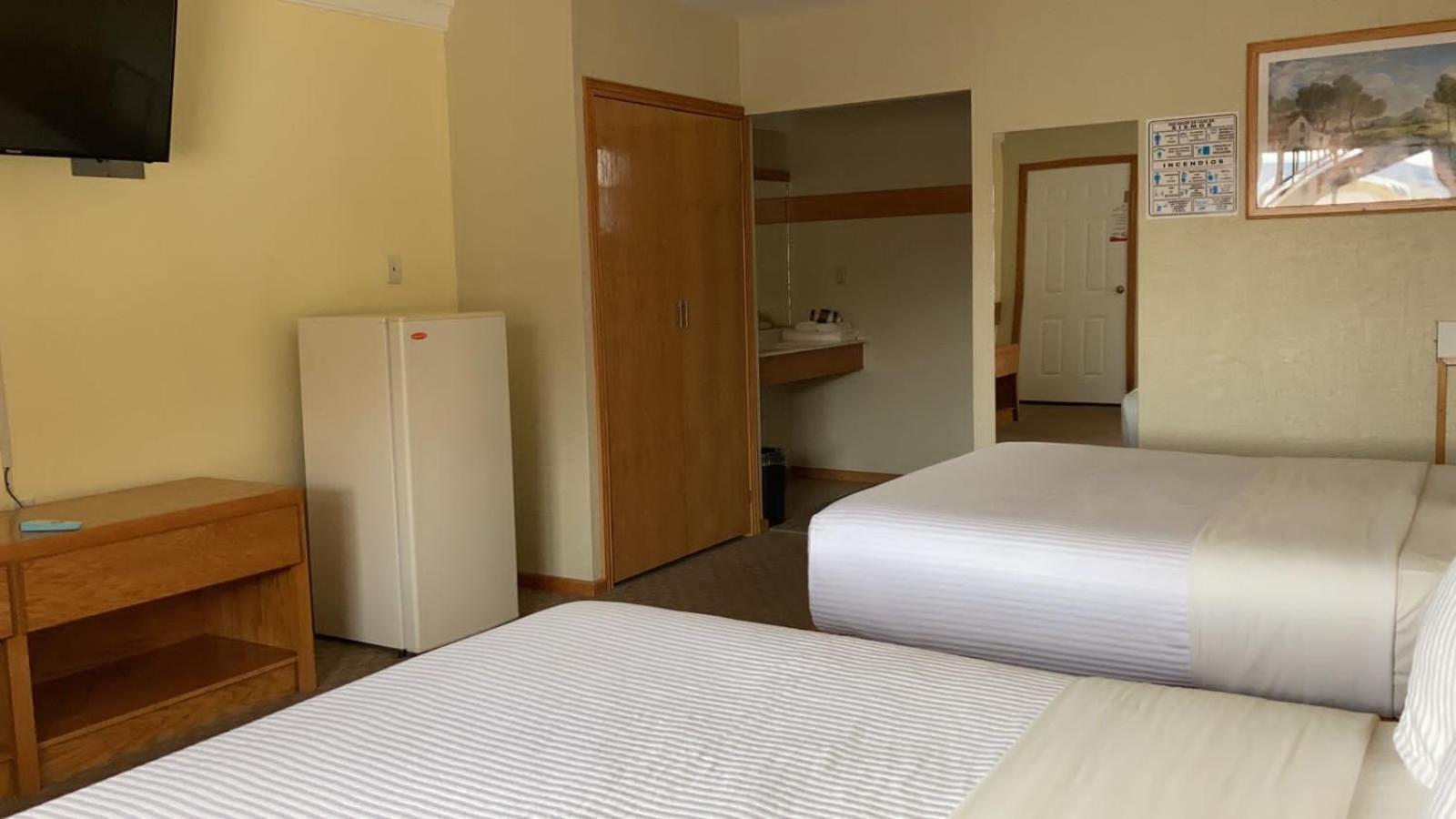 La Huerta Inn & Suites Ciudad Cuauhtemoc  Ruang foto